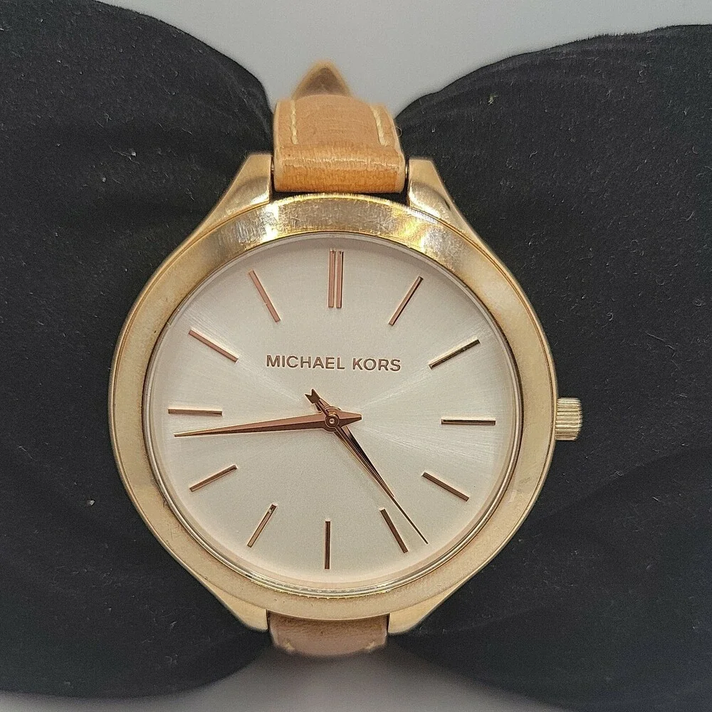 Michael Kors Runway MK2284 Women's Brown Leather Analog Dial Quartz Watch AM675
